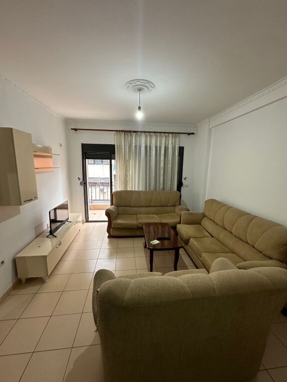 Apartament 2+1+2 me qera ne Astir prane Wellit tek rrethi