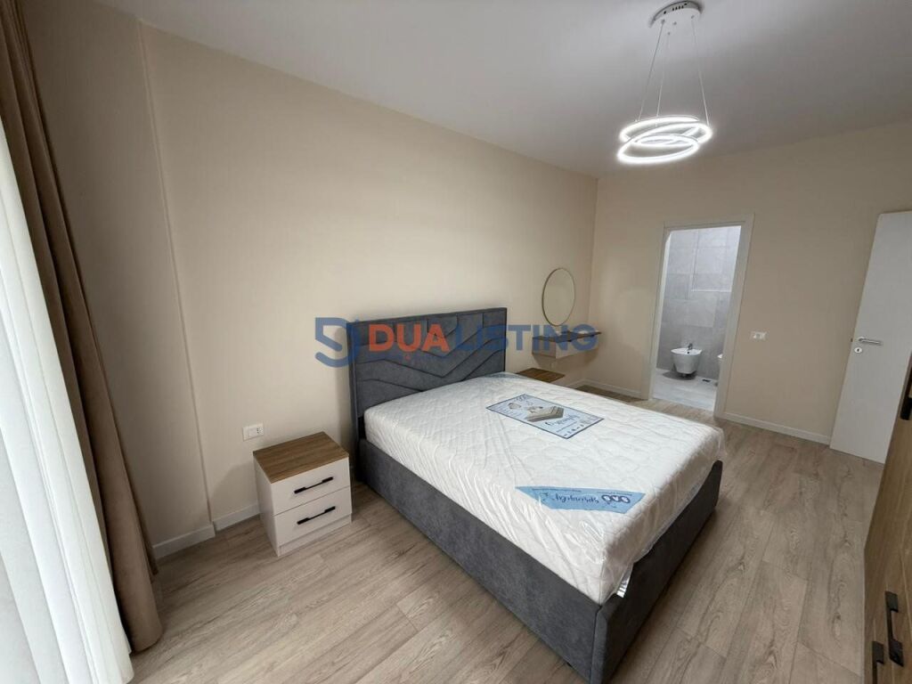 Affittiamo appartamento 2+1+2 con veranda e posto auto – Lago Secco