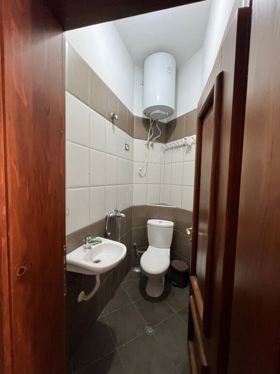 Garsonjere me qera , 300 milek