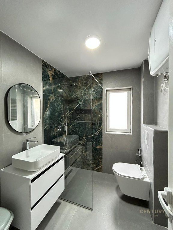 JEPET ME QERA APARTAMENT 1+1 TE XHAMIA E TABAKËVE.