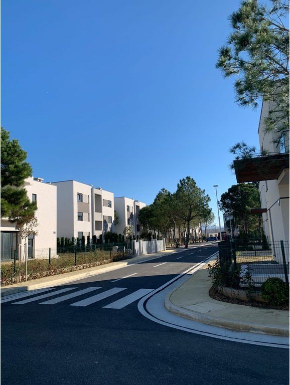 VALAMAR, JAPIM ME QIRA VJETORE 2+1+2 POSTE PARKIMI !