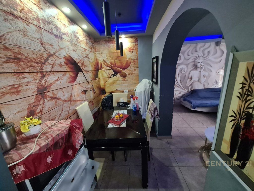 21 Dhjetori Apartament ne shitje 2+1!