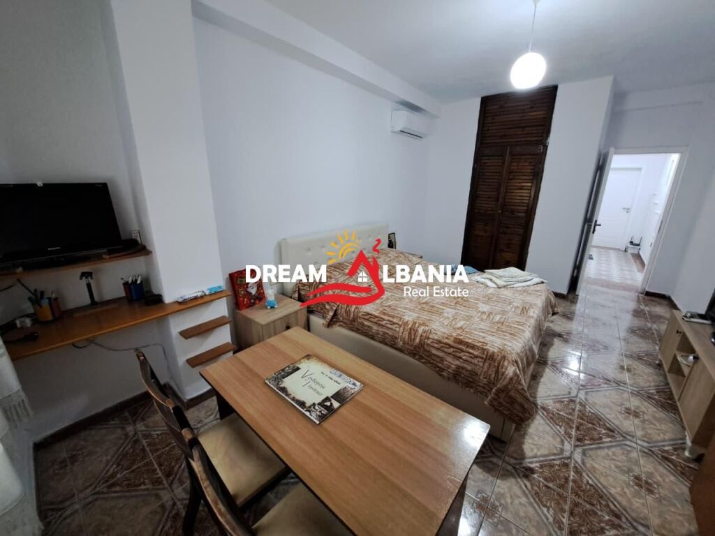 Villa su 2 Piani + Mansarda in Vendita, Dentro il Piccolo Anello, vicino all'Archivio Centrale a Tirana (ID 4151212)