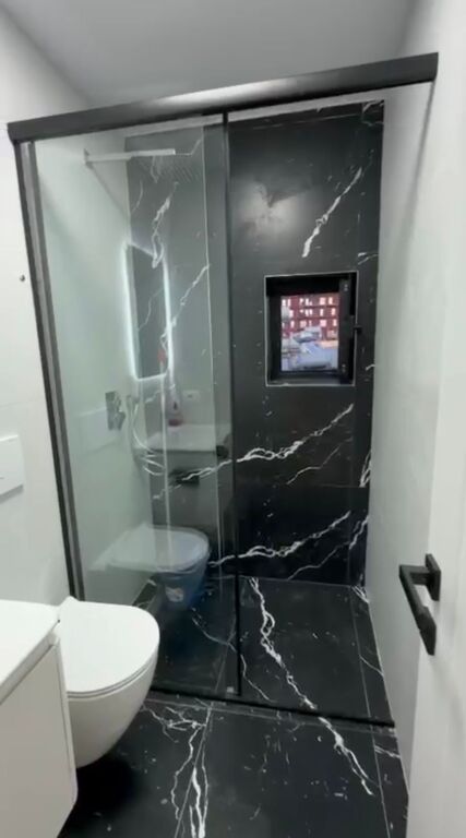 Shitet apartament 1+1, Kryqezimi i 21 Dhjetorit!!