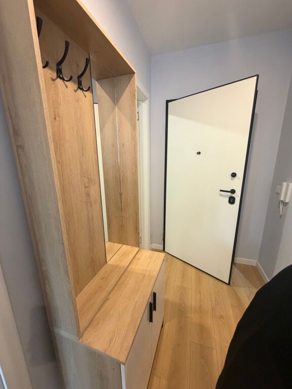 1+1, arredato, via karl gega stazione ferroviaria, prezzo 600 mila lek