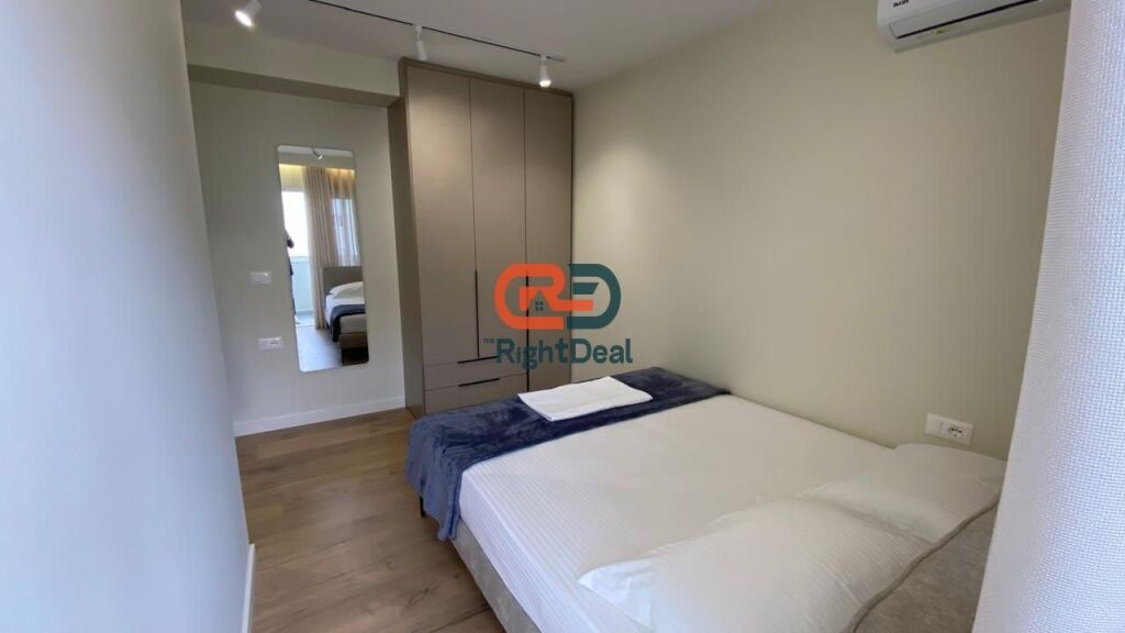 Tek 21-Dhjetori, Shiten Dy Apartamente 1+1 Perfekte Per Investim!!