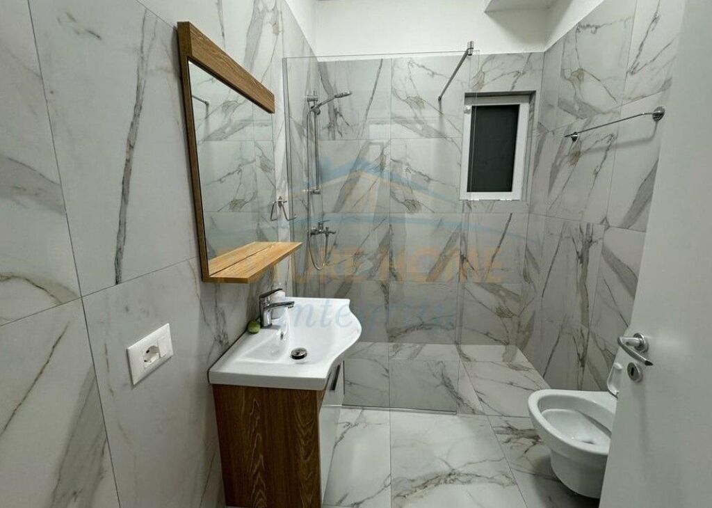 Qera, Apartament 1+1, Pazari i Ri, Tiranë.