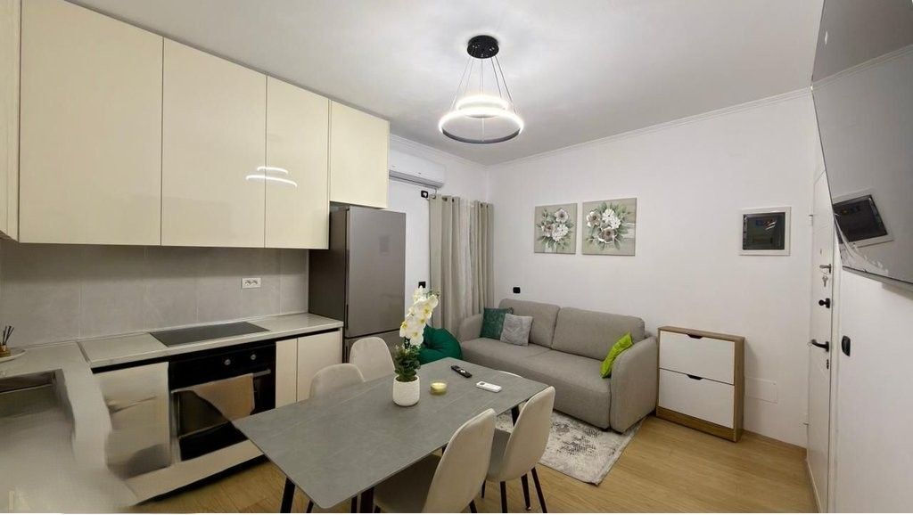Jepet me qera apartament modern 1+1, Rruga e Dibres tek Medreseja! 500 € /Muaj