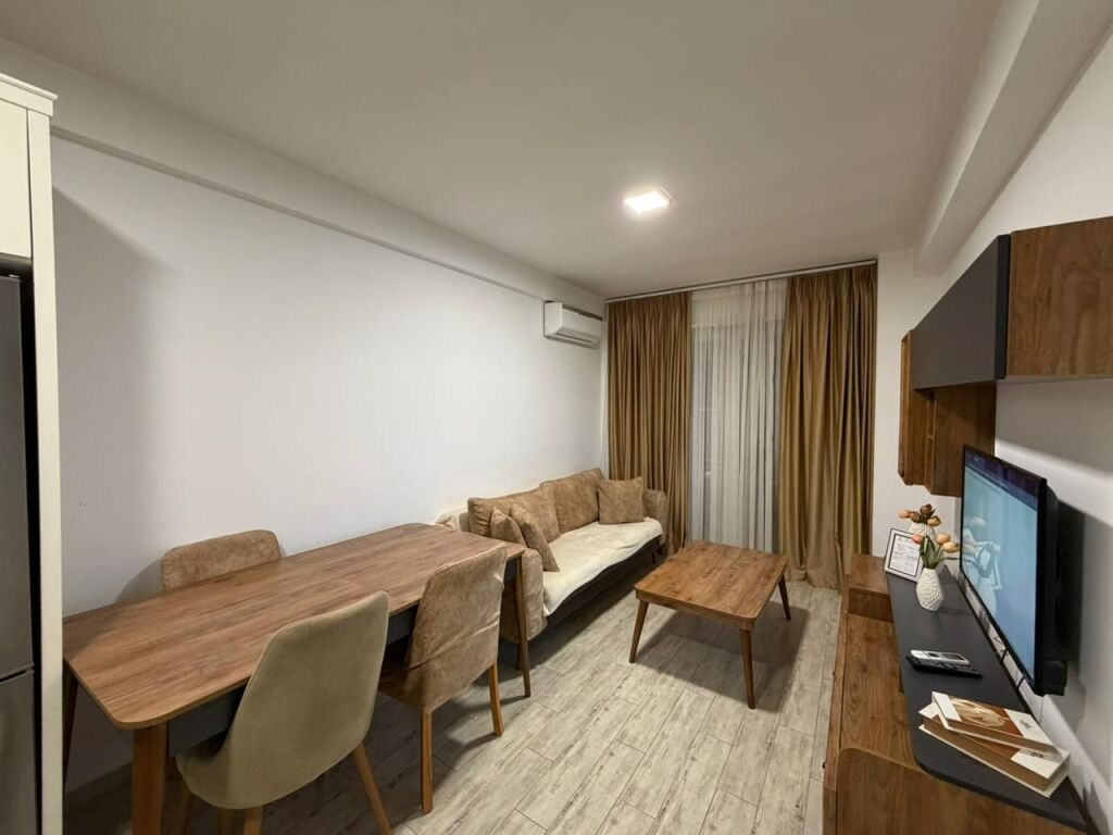 Apartament 1+1 per qira prane Concord Center tek Rruga 5-Maji.