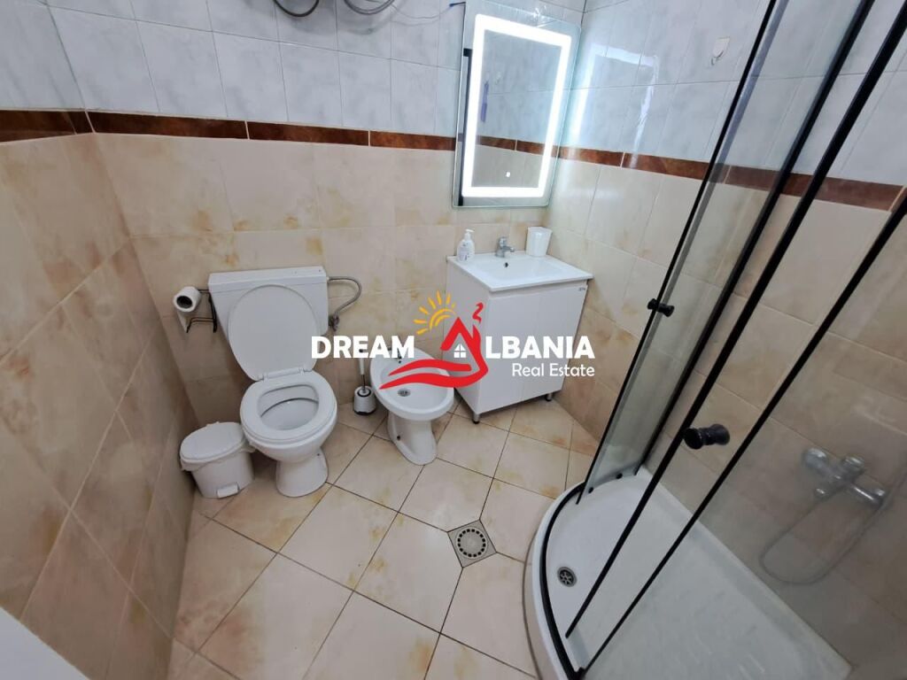 Villa su 2 Piani + Mansarda in Vendita, Dentro il Piccolo Anello, vicino all'Archivio Centrale a Tirana (ID 4151212)