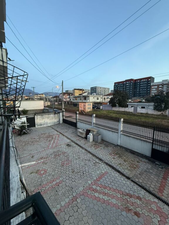 Jepet me qera vile private prane Spitalit Ushtarak