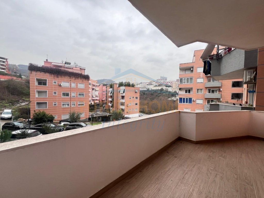Rent, Apartment 2+1+2+Veranda, Botanical Garden, Tirana.