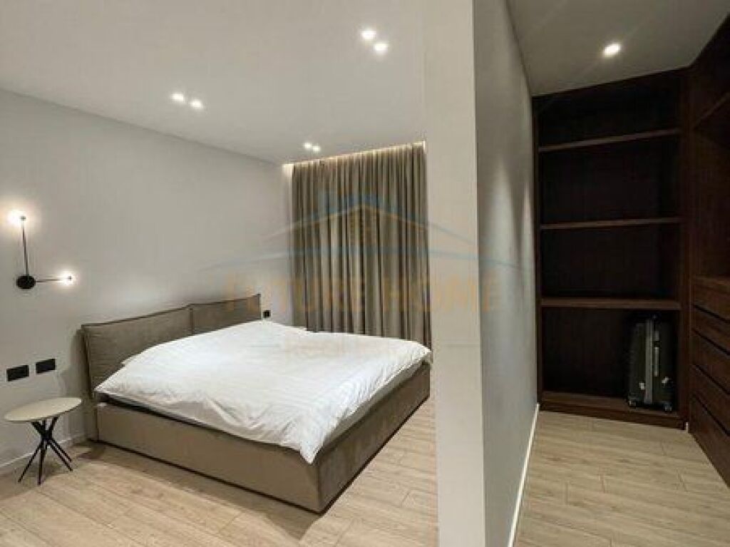 Qera, Apartament 2+1+2, Pranë Downtown, Tiranë