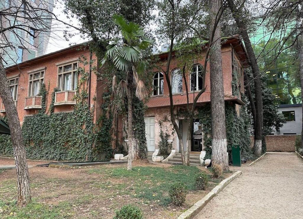 Ufficio in affitto a Garda 800eu