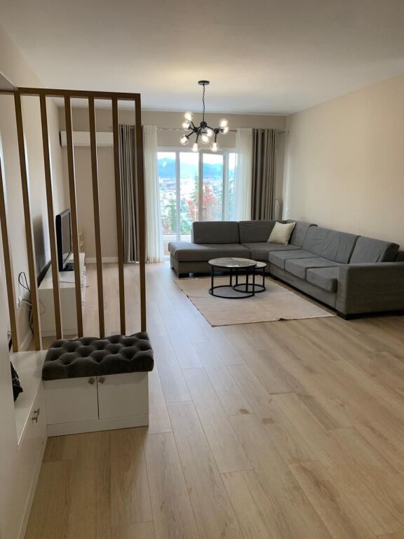 Super ap 2+1 tek kopshti botanik ( xhamia  