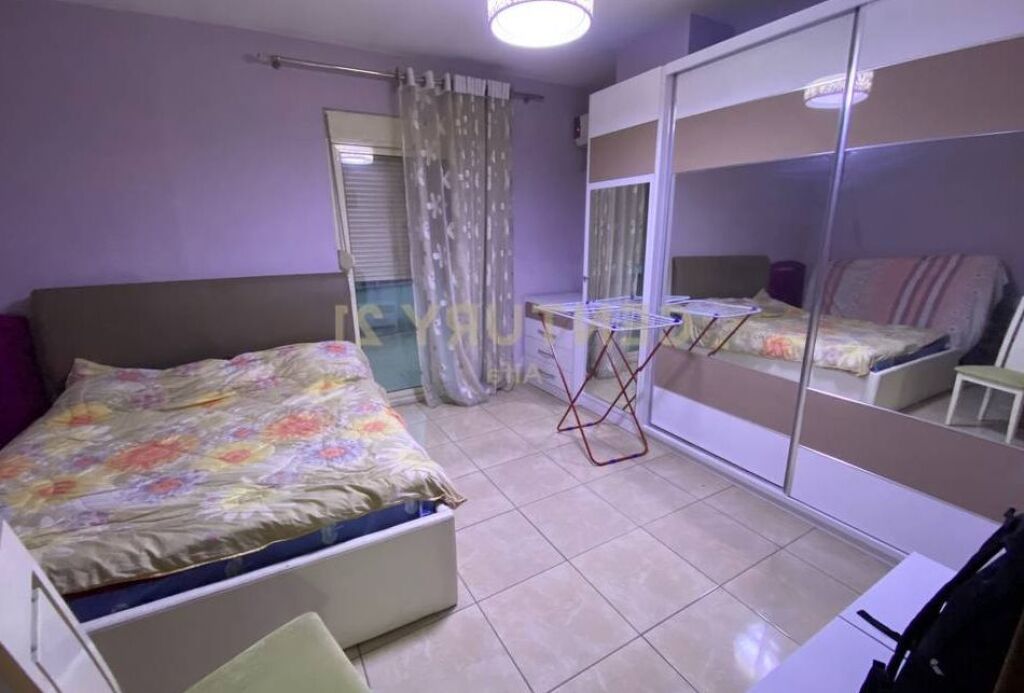 Vendesi in vendita 2 + 1 vicino al Complesso Molla Astir