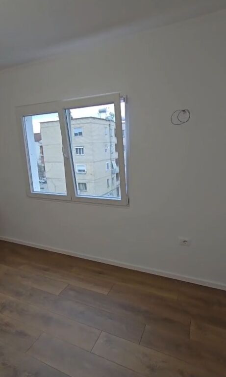 Vendesi in vendita Apartment 1+1  Nella zona di Ali Demi  