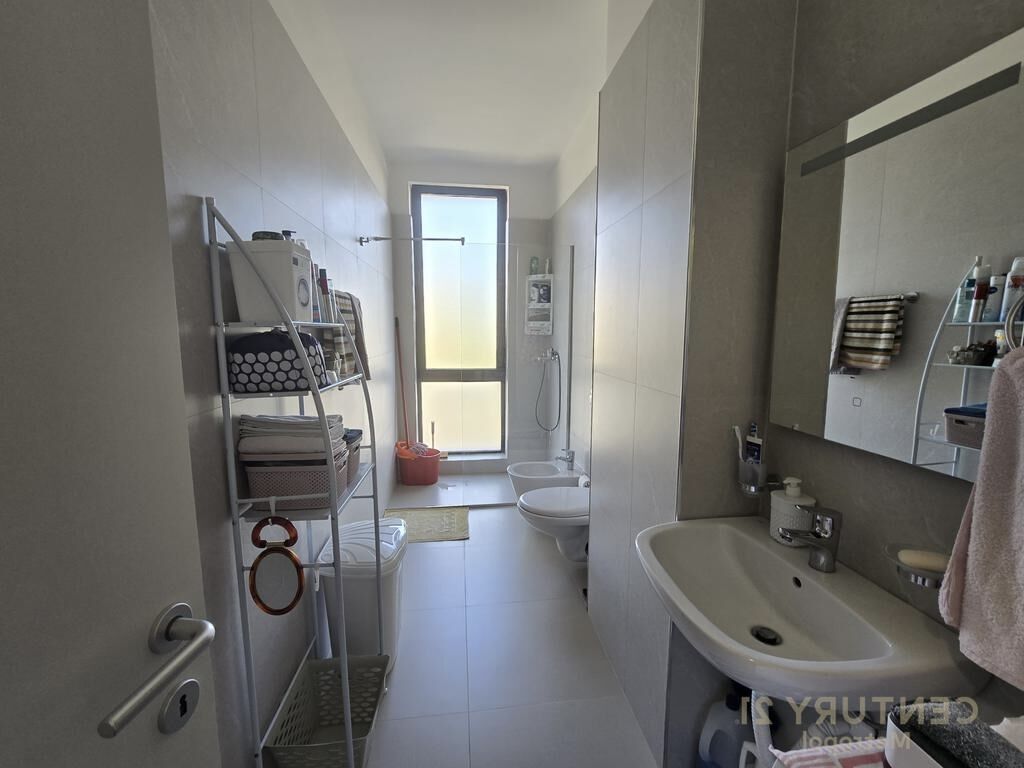 We rent a 1+1 apartment at Bulevardi i Ri!