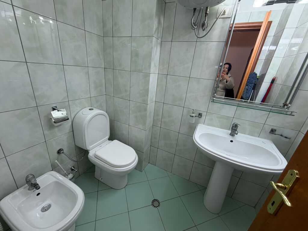 2+1, arredato, vicino allo zoo, prezzo 850 euro, con parcheggio