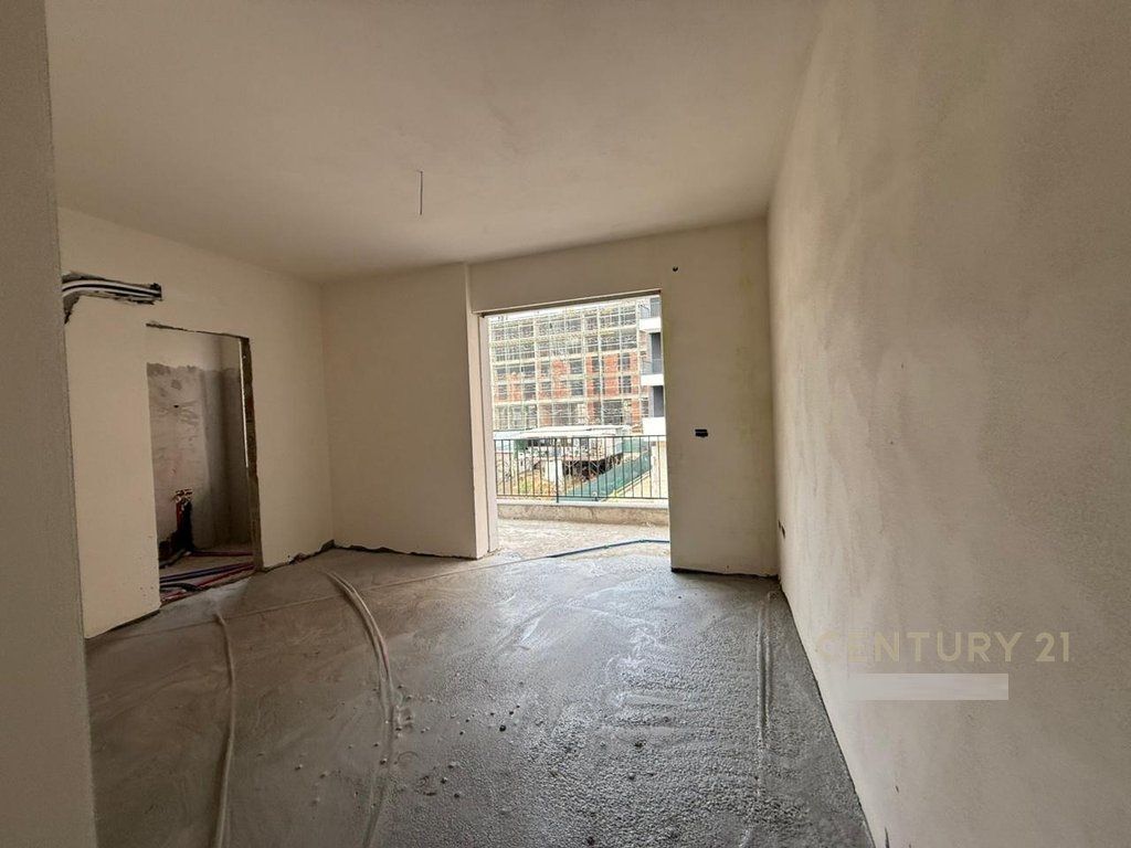 Apartment 3+1+2 for sale in Paskuqan, near the New Boulevard!