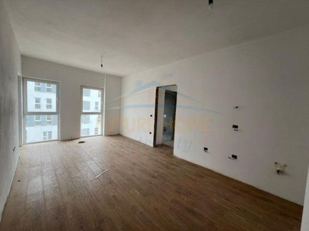 Shitet, Apartament 2+1+2, Tirana Entry, Tiranë
