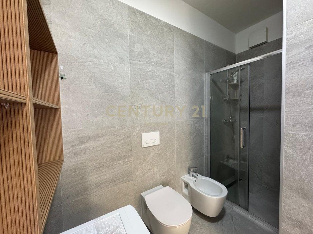 QIRA APARTAMENT MODERN 2+1 ME 1 POST PARKIMI, LIQENI I THATE!!