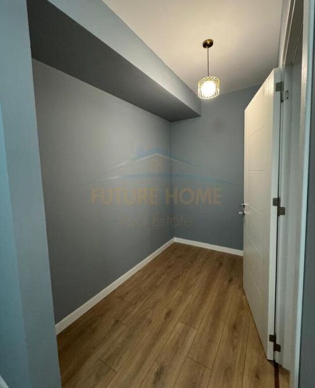 Shitet, Apartament 2+1,Fresk, Tirane