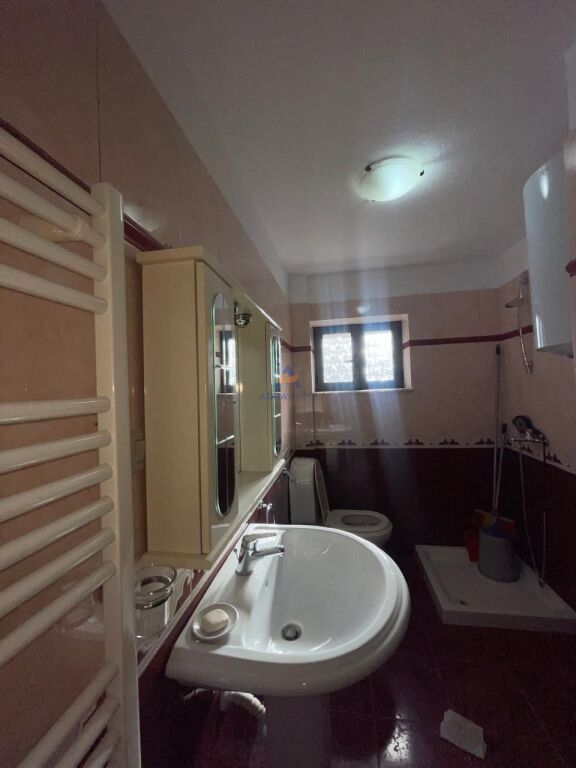 SHITET APARTAMENT 2+1+BALLKON "TE SHKOLLA E BALETIT,MBRAPA SHKOLLES" 198.000 EURO