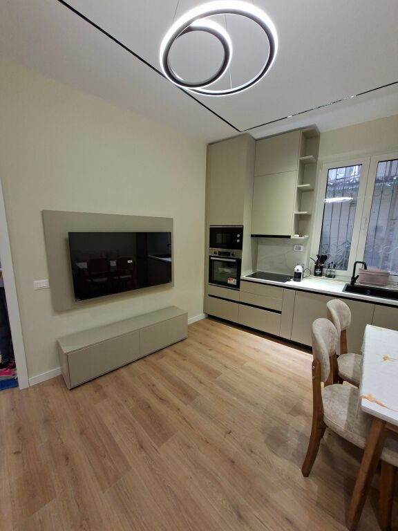 APARTAMENT 1+1 ME QIRA LULISHTE 1 MAJI ( stadiumi Dinamo)