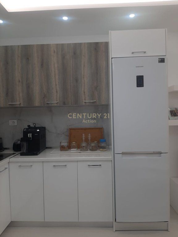 Apartament ne Shitje 1+1 tek kompleksi Usluga