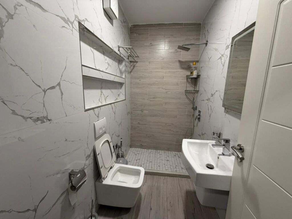 Apartament 1+1 per qira prane Concord Center tek Rruga 5-Maji.