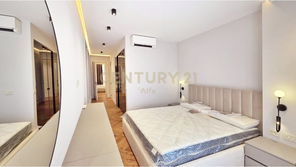 Apartament Luksoz 3+1+2 + Post Parkimi per Qira tek "Golden Residence"!
