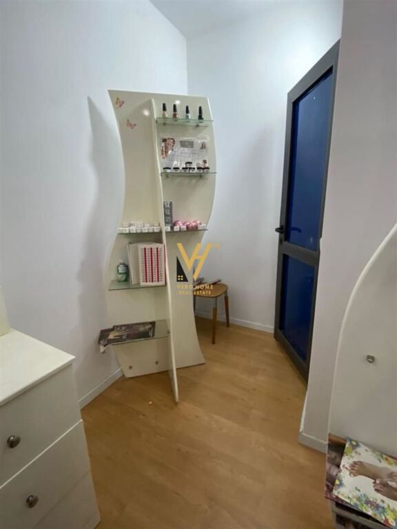SHOP FOR RENT 20 M2 IN ALI DEM 350 EURO