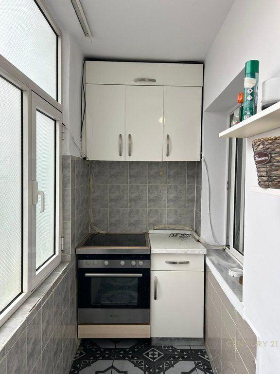 JEPET ME QERA APARTAMENT 1+1 TE XHAMIA E TABAKËVE.