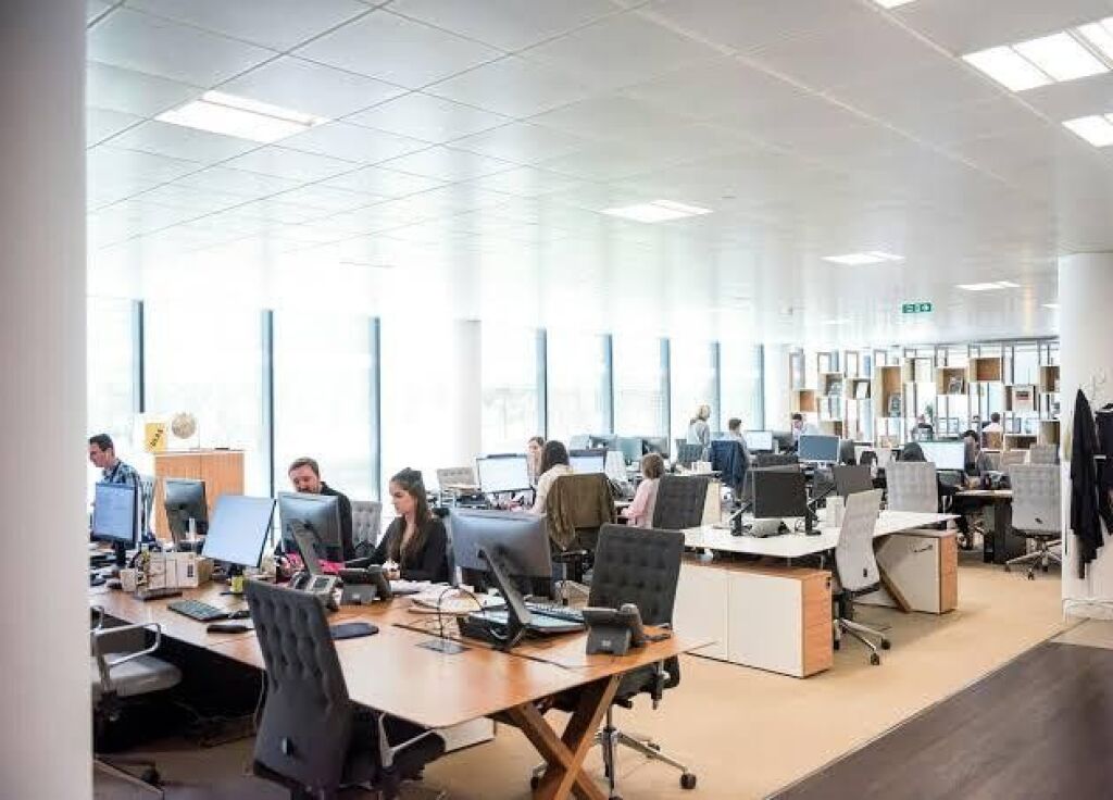 ZYRE ME QERA 185 M2 YZBERISHT 2700 EURO