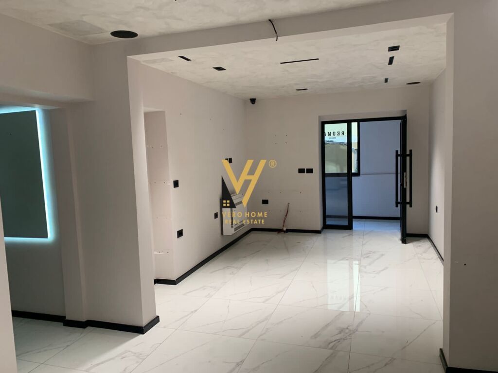 GIVEN SPACE 85 M2 FOR RENT AT DINAMO STADIUM 100,000 LEKE