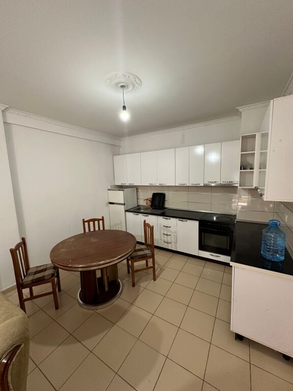 Apartament 2+1+2 me qera ne Astir prane Wellit tek rrethi