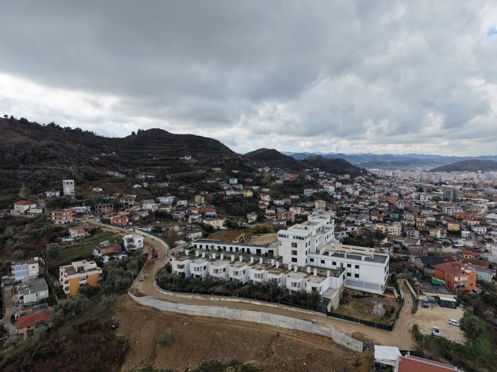 VILE PER SHITJE PRANE KODRES DIELLIT