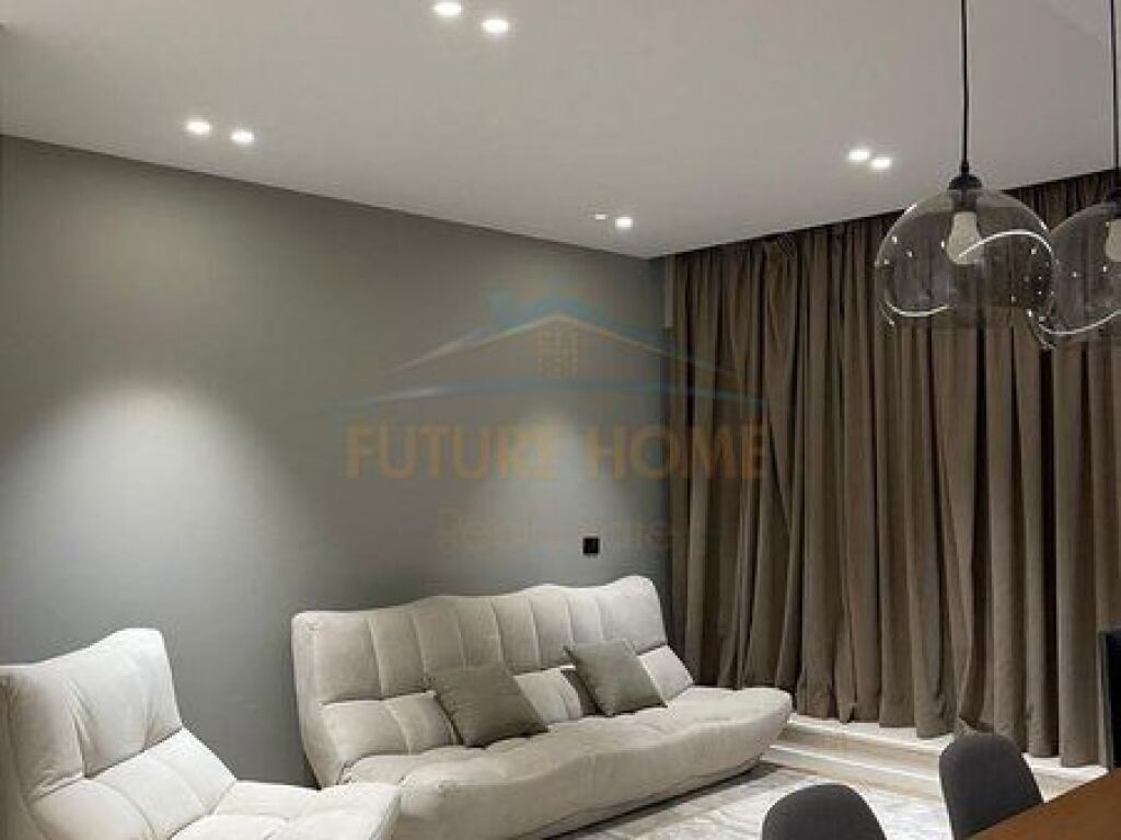 Qera, Apartament 2+1+2, Pranë Downtown, Tiranë