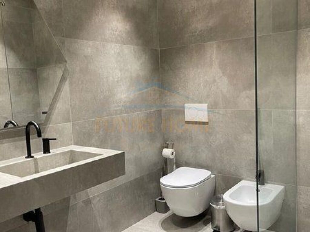 Qera, Apartament 2+1+2, Pranë Downtown, Tiranë