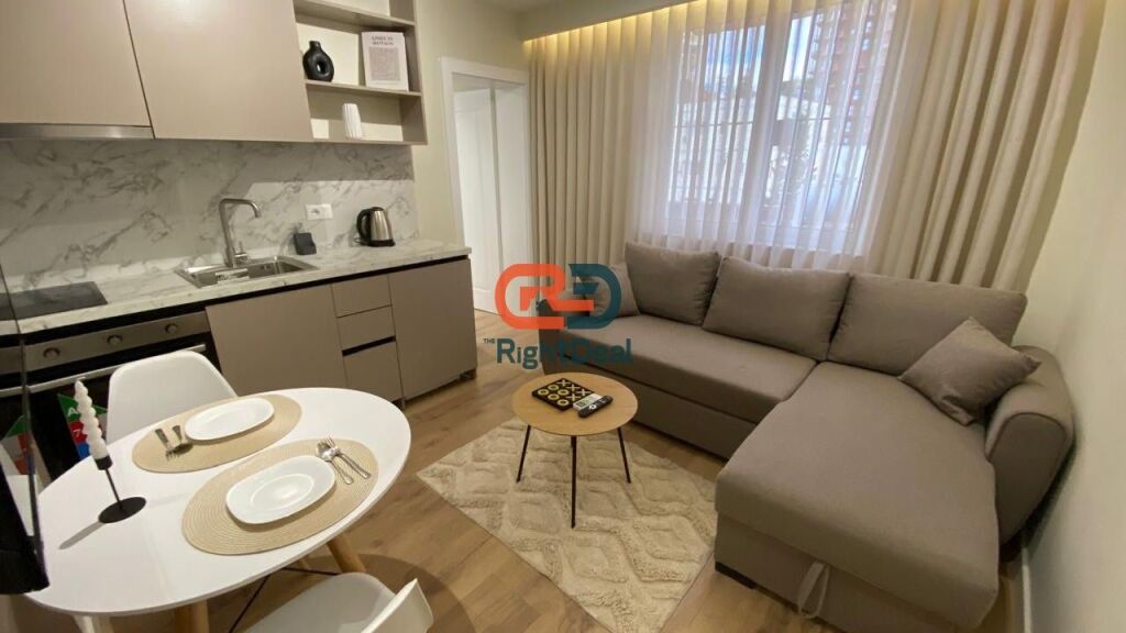 Tek 21-Dhjetori, Shiten Dy Apartamente 1+1 Perfekte Per Investim!!