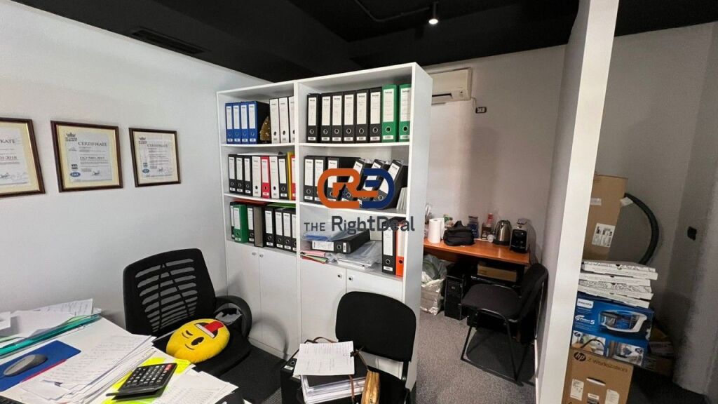 Tek Pazari I Ri ,Jepet Zyre Me Qira Ne Ambient Komercial!