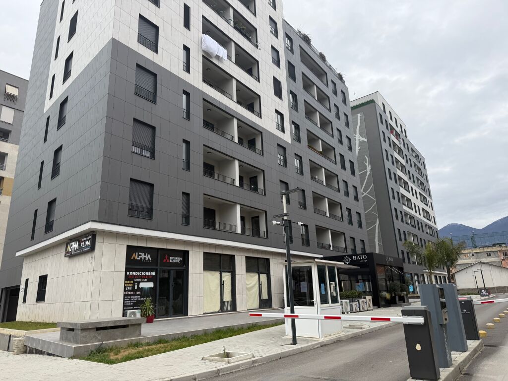 1+1, arredato, via karl gega stazione ferroviaria, prezzo 600 mila lek