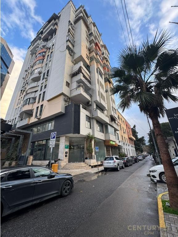 A Piramide Affittiamo 3 Appartamenti Per Airbnb 2.500 € /Mese