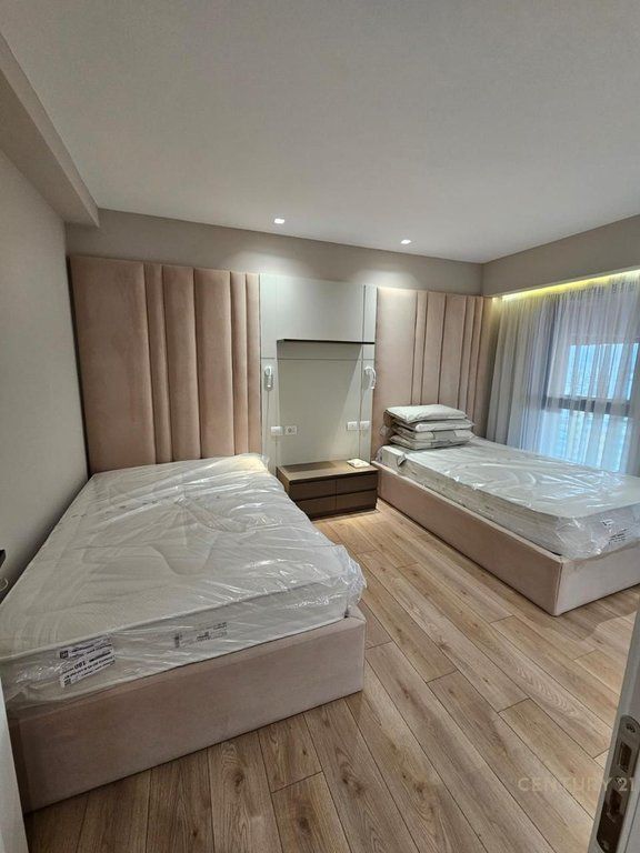 Në shitje duplex modern 2+1+2 në kompleksin prestigjioz Tirana Garden Building