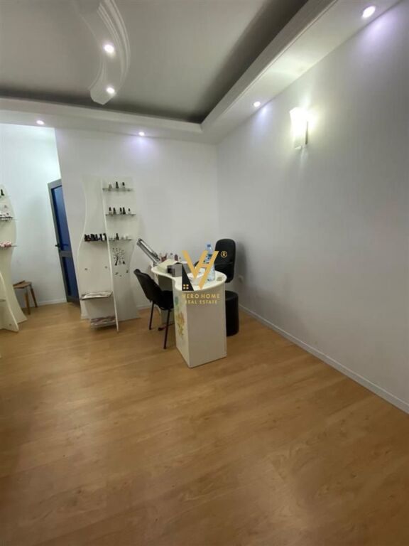 SHOP FOR RENT 20 M2 IN ALI DEM 350 EURO
