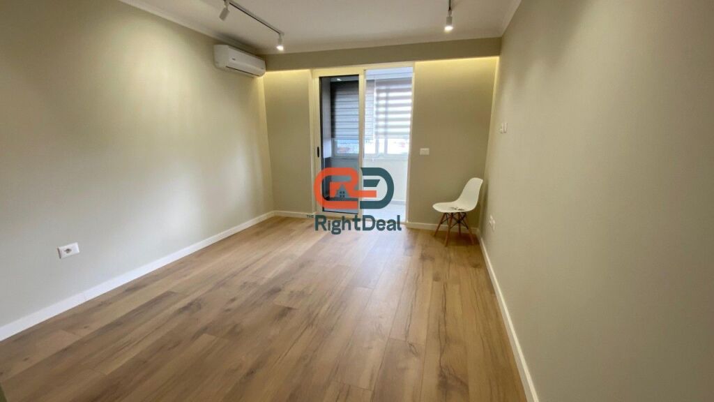 Tek 21-Dhjetori, Shitet Apartament 1+1 Me Planimetri Perfekte!!