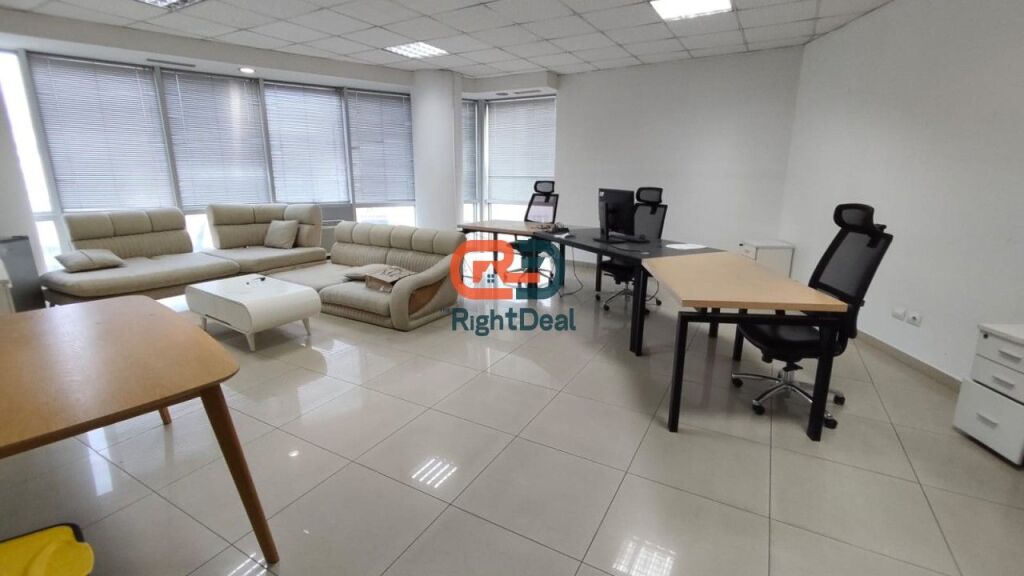 Tek Selvia, Jepet Me Qira Ambient Biznesi Me Lokacion Perfekt !!