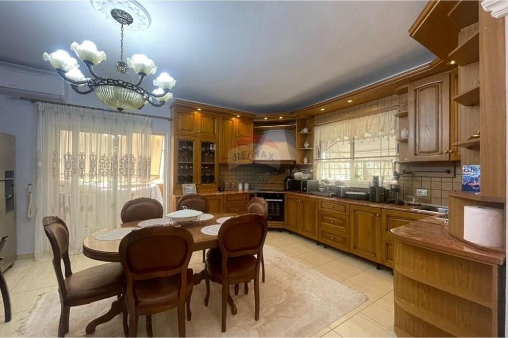 Shitet Apartament 2+1 në Vasil Shanto, Tiranë