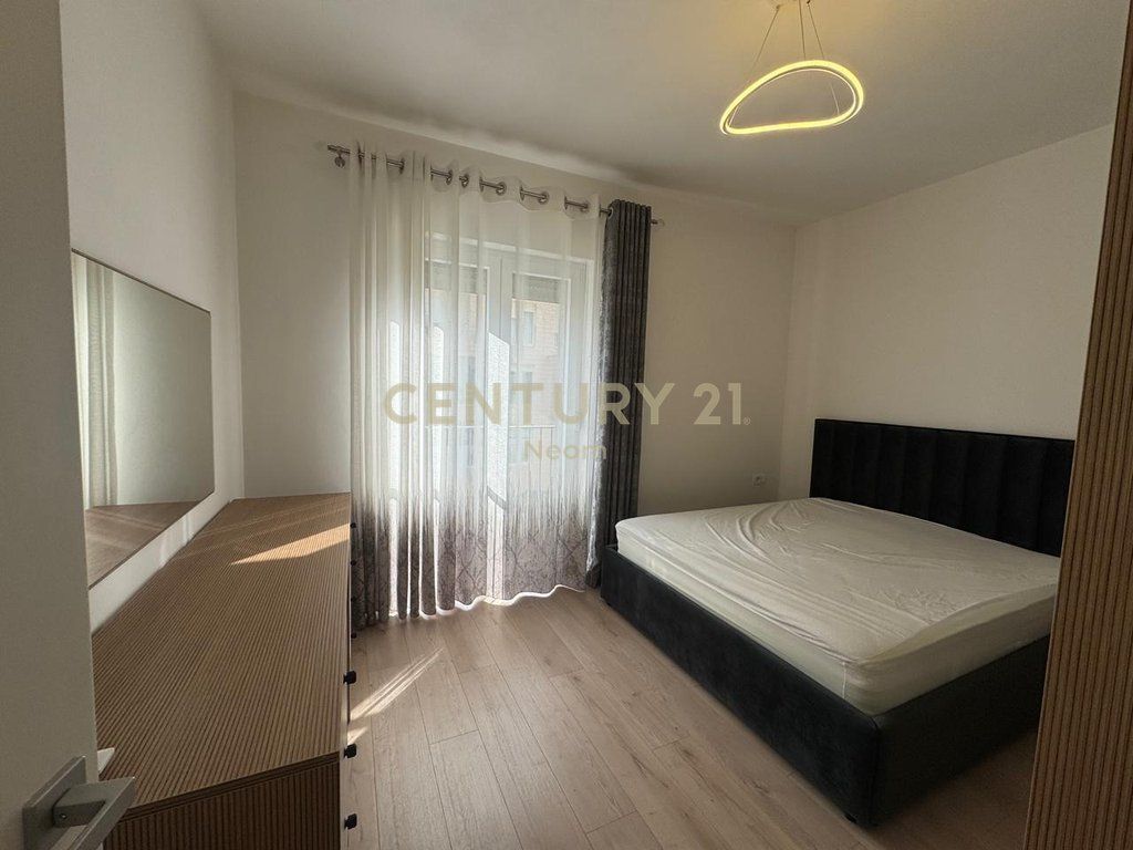 QIRA APARTAMENT MODERN 2+1 ME 1 POST PARKIMI, LIQENI I THATE!!